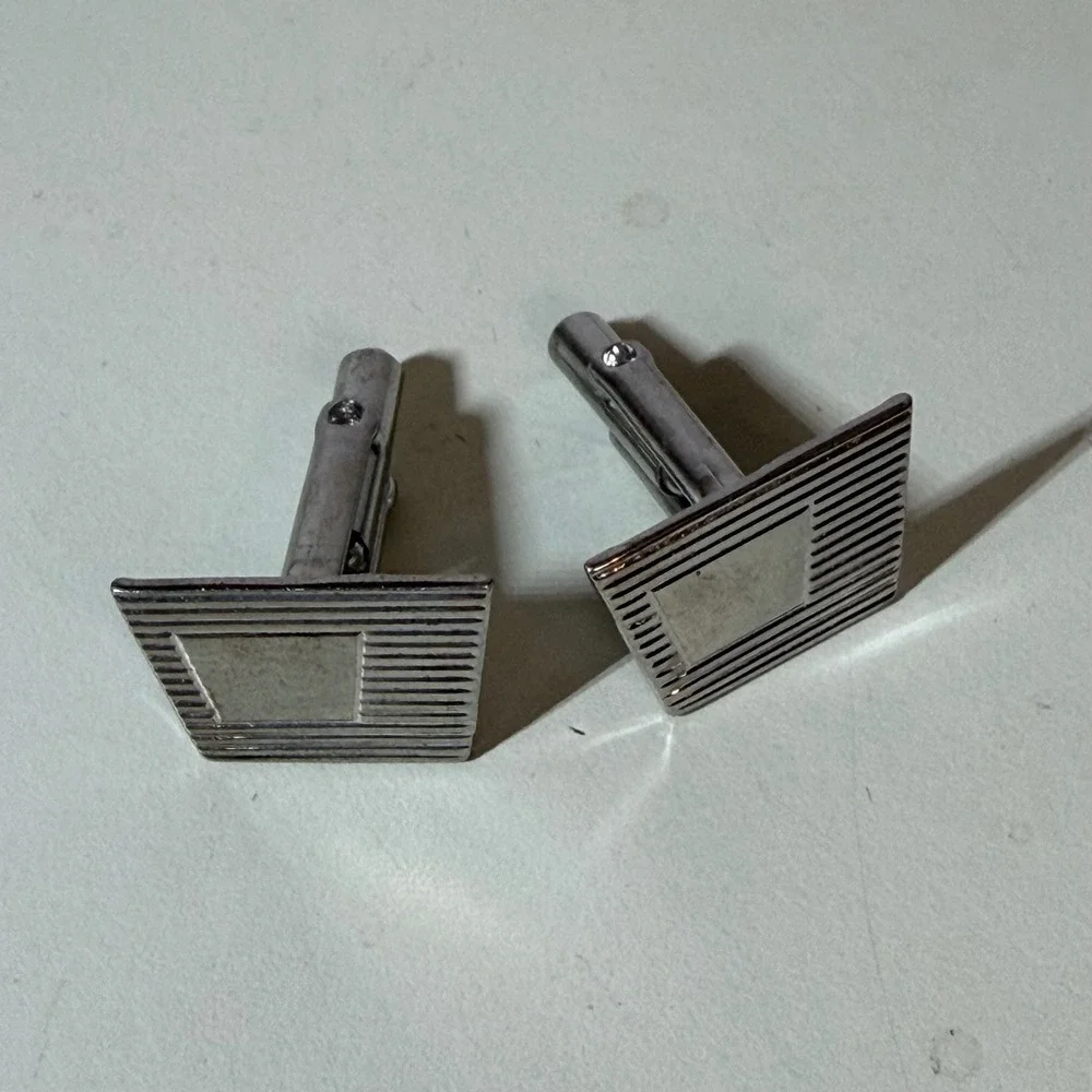Vintage Mens Silver Tone Geometric Ribbed Rectangle Toggle‎ Back Cufflinks